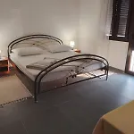 Zorin House منزل للإقامة يزيرا
