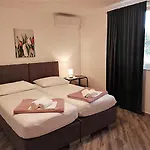 Zorin House منزل للإقامة *