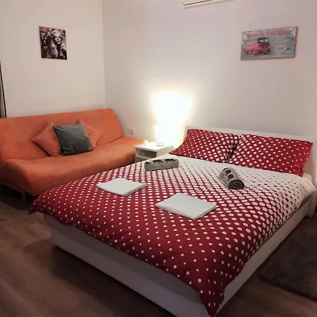 Δωμάτια σε οικογενειακή κατοικία Zorin House *