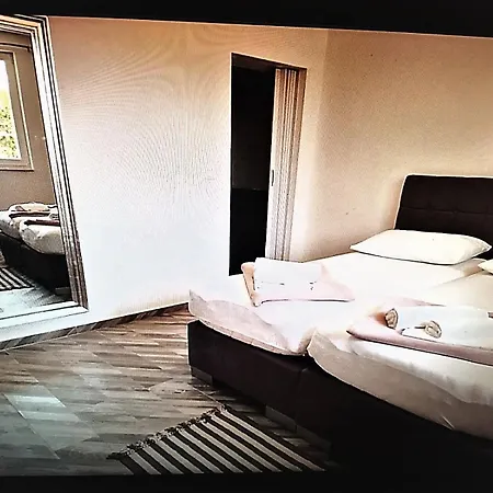 Zorin House Jezera