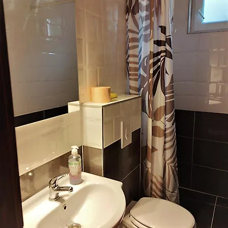Zorin House Δωμάτια σε οικογενειακή κατοικία Jezera