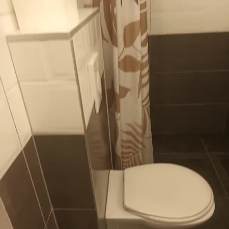 Δωμάτια σε οικογενειακή κατοικία Zorin House Jezera