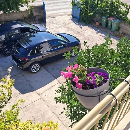 Δωμάτια σε οικογενειακή κατοικία Zorin House
