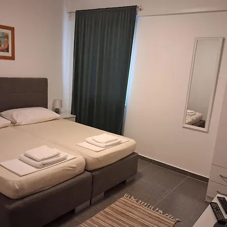 Δωμάτια σε οικογενειακή κατοικία Zorin House