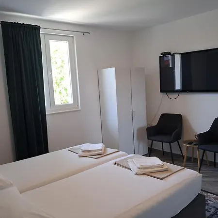 Zorin House Δωμάτια σε οικογενειακή κατοικία