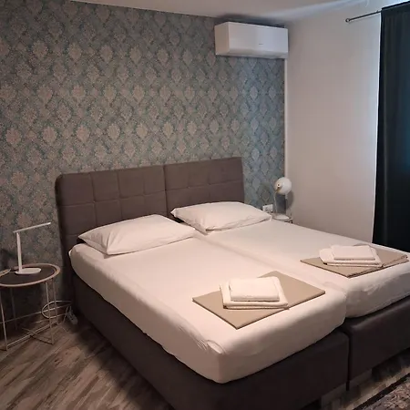 Δωμάτια σε οικογενειακή κατοικία Zorin House *