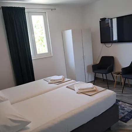 Zorin House Jezera