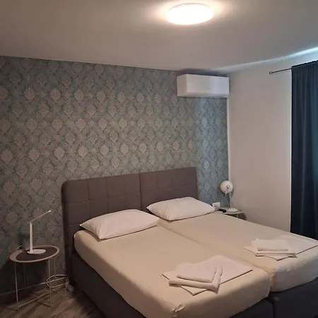 Zorin House Jezera