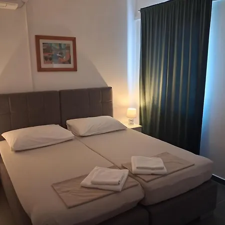 Δωμάτια σε οικογενειακή κατοικία Zorin House